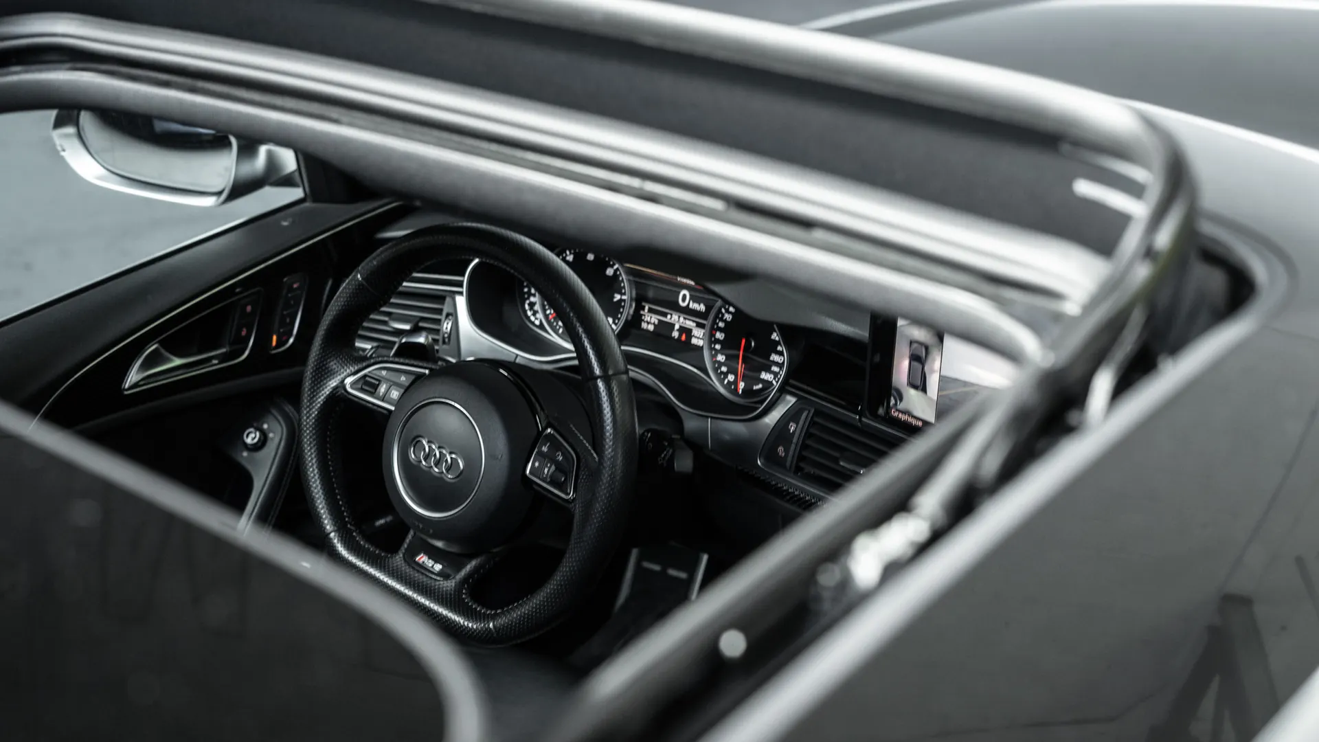 Audi RS6 — photo 31