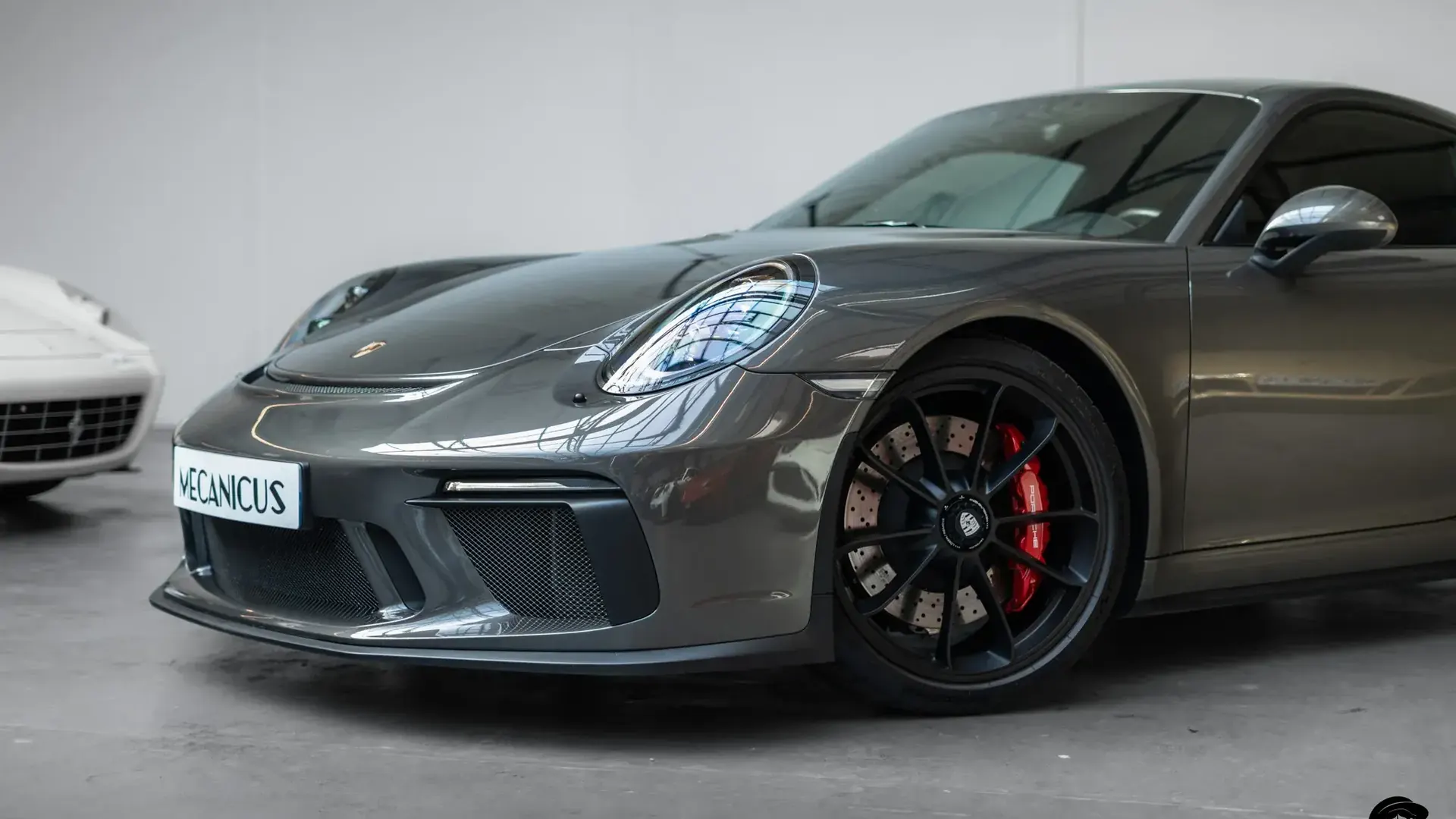 Porsche 991.2 — photo 30