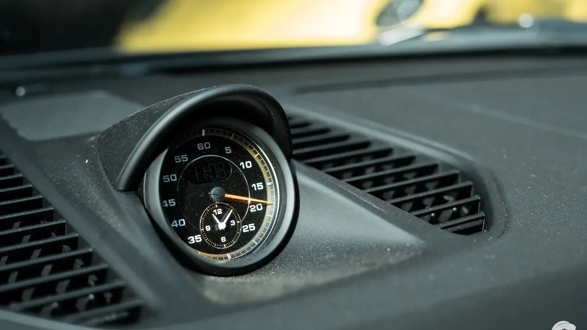 Porsche 991.2 — photo 14