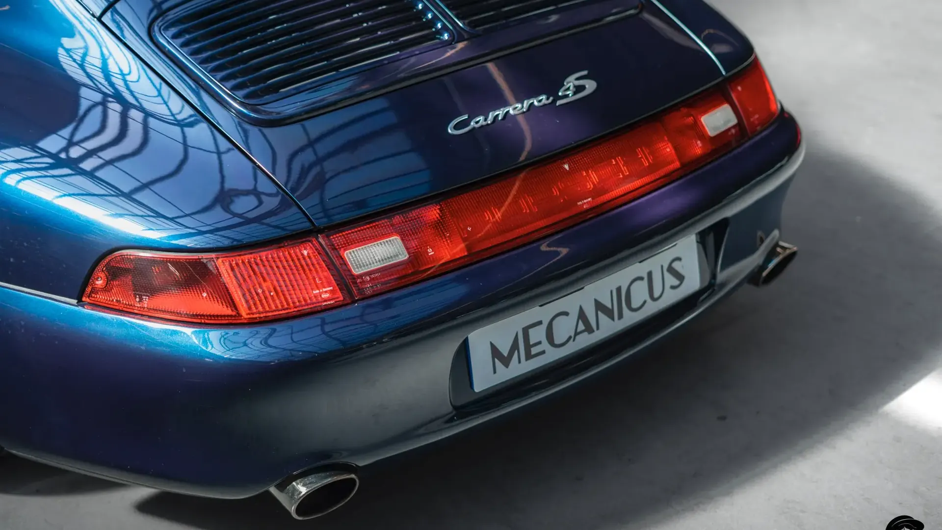 Porsche 911 — photo 32