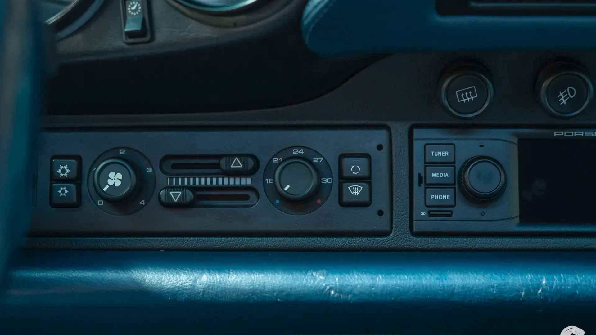 Porsche 911 — photo 24