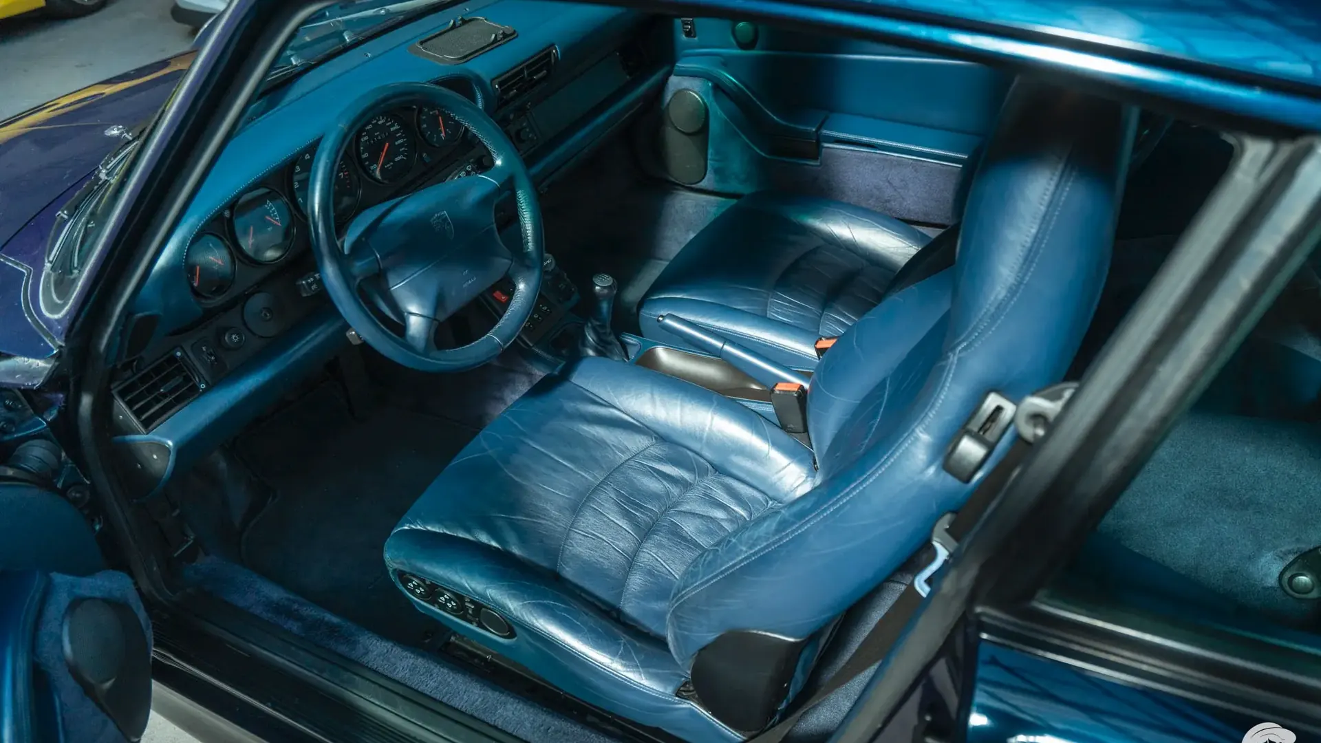 Porsche 911 — photo 26