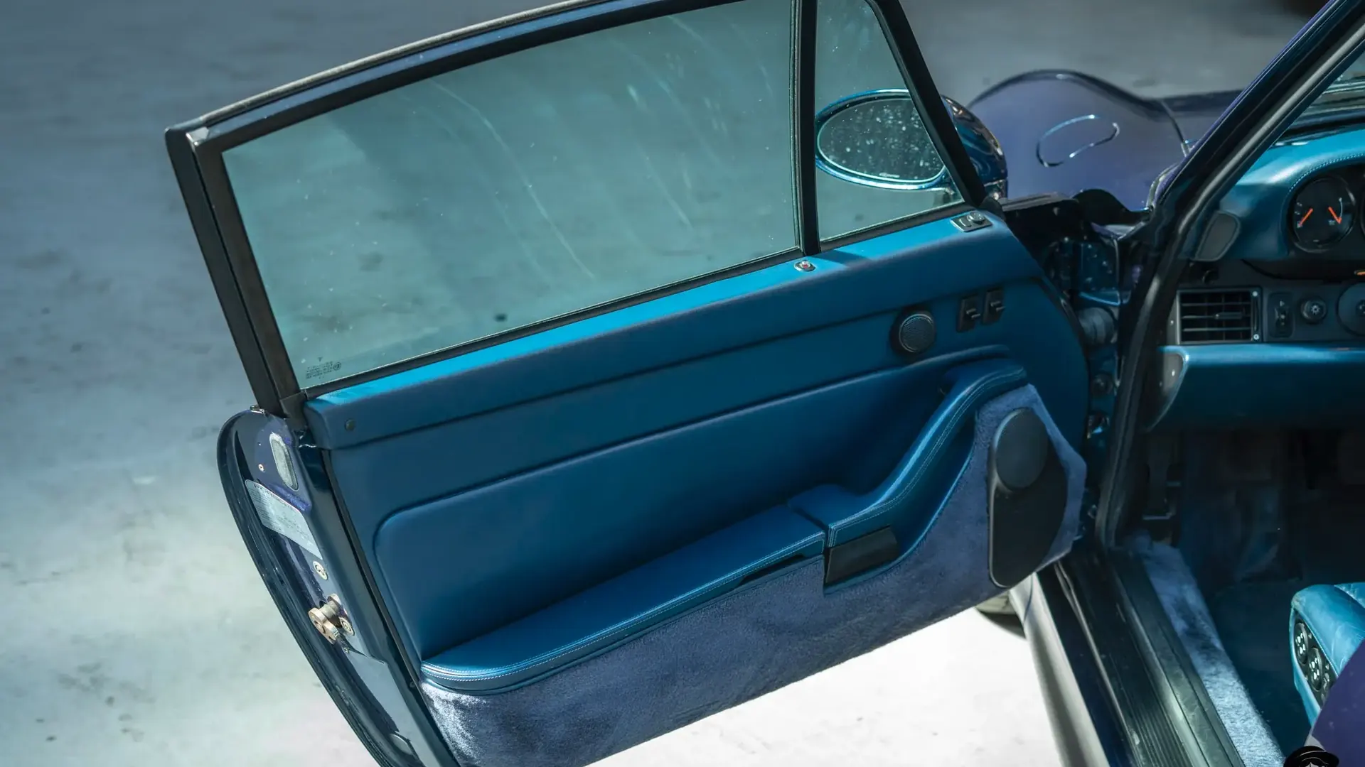 Porsche 911 — photo 11