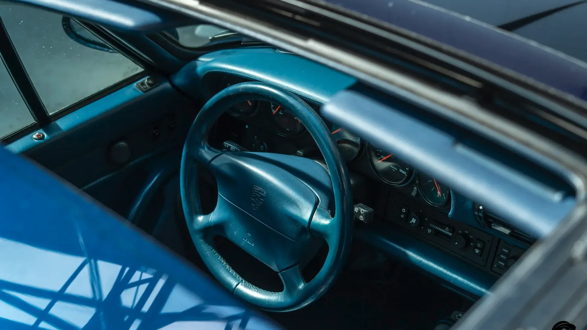 Porsche 911 — photo 9