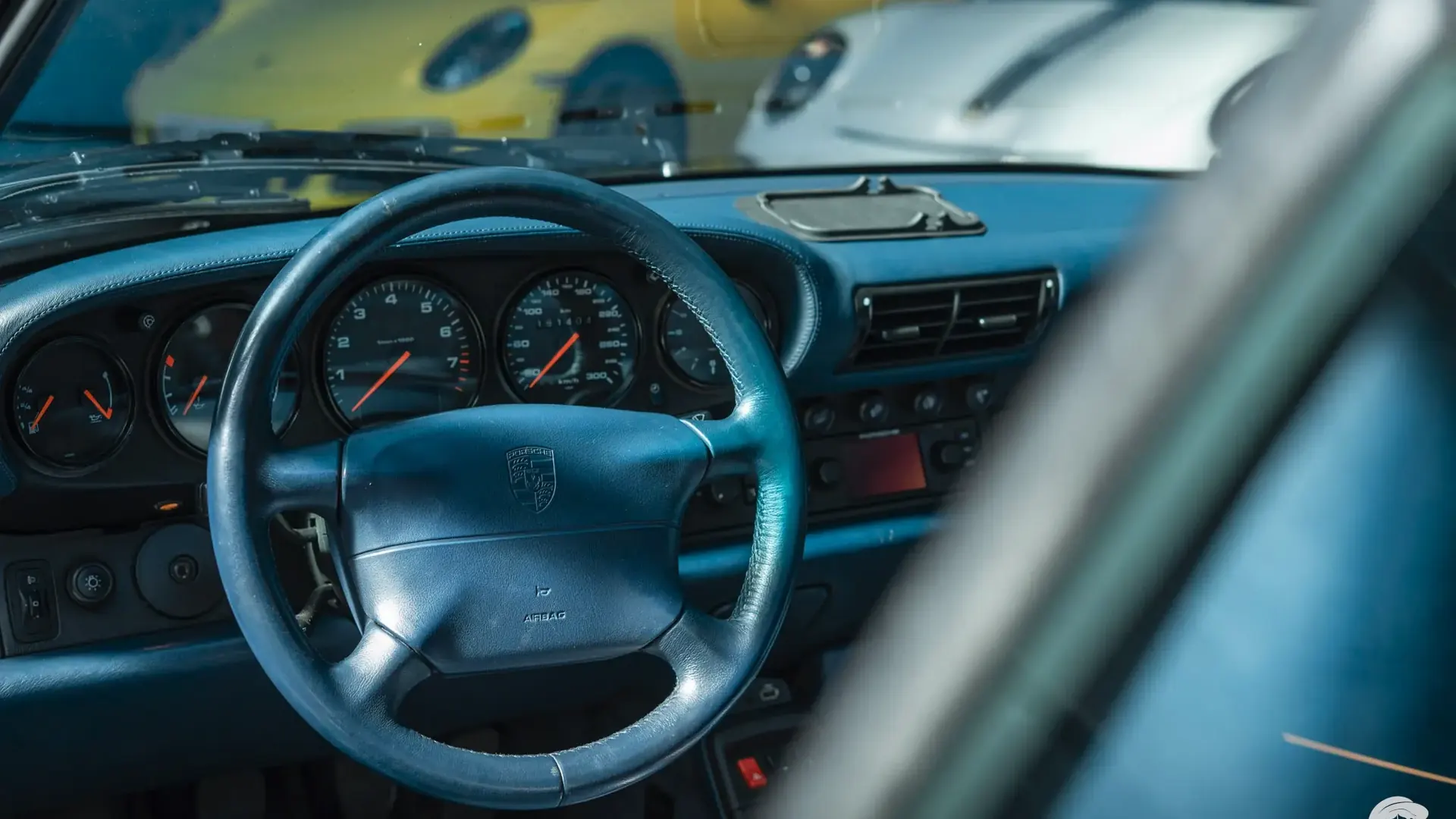 Porsche 911 — photo 12