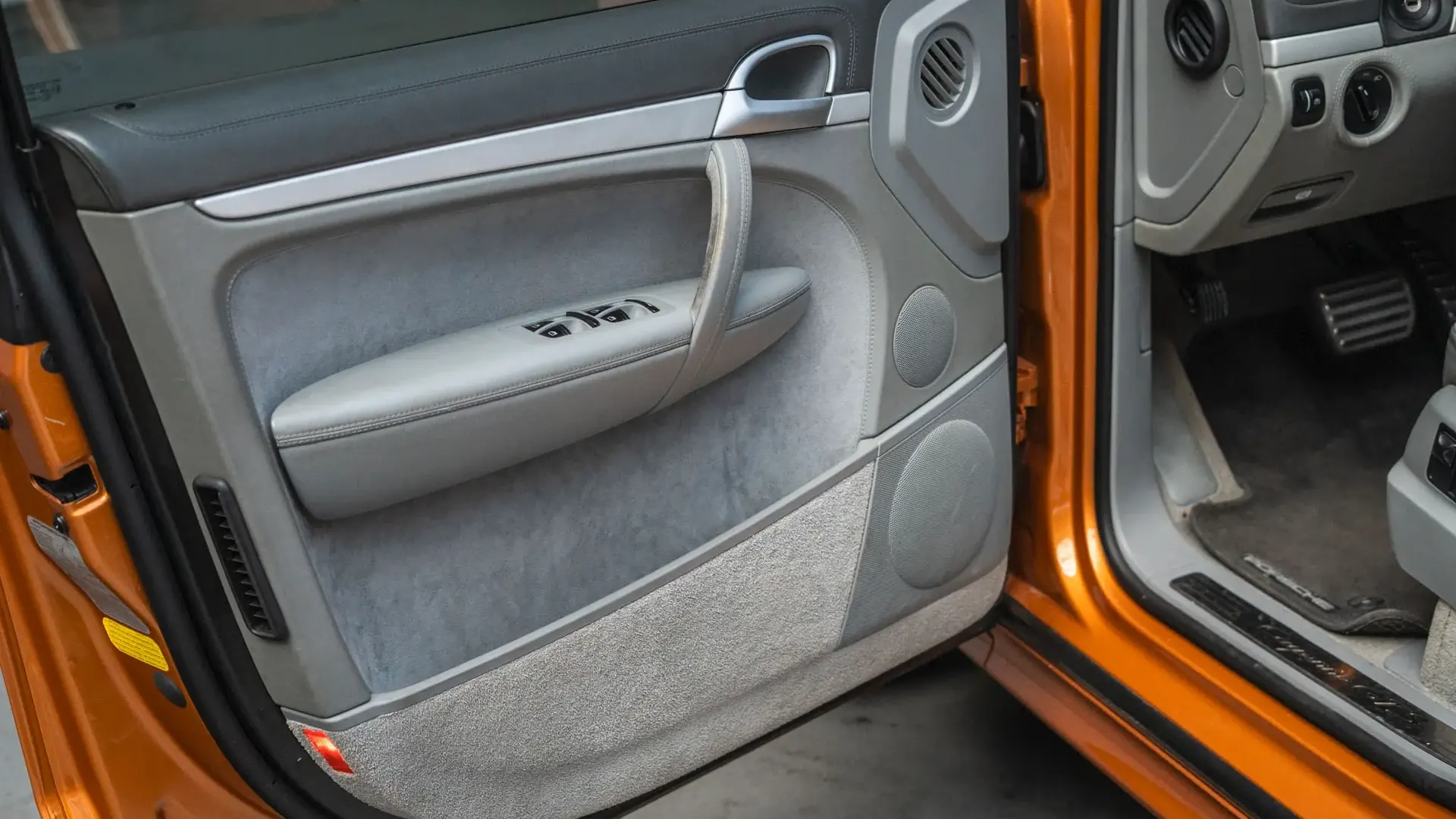 Porsche Cayenne — photo 23