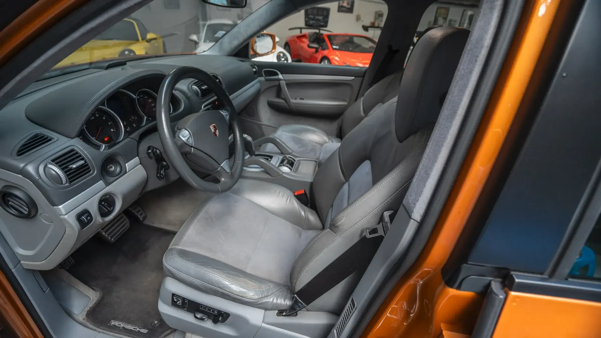 Porsche Cayenne — photo 8