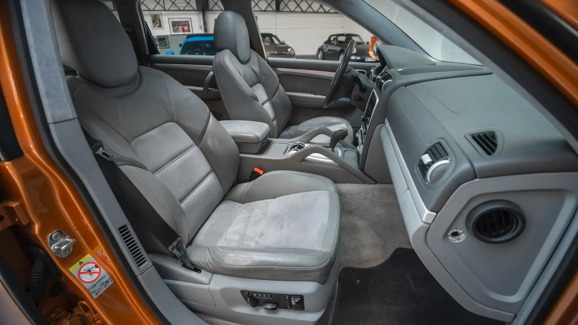 Porsche Cayenne — photo 29