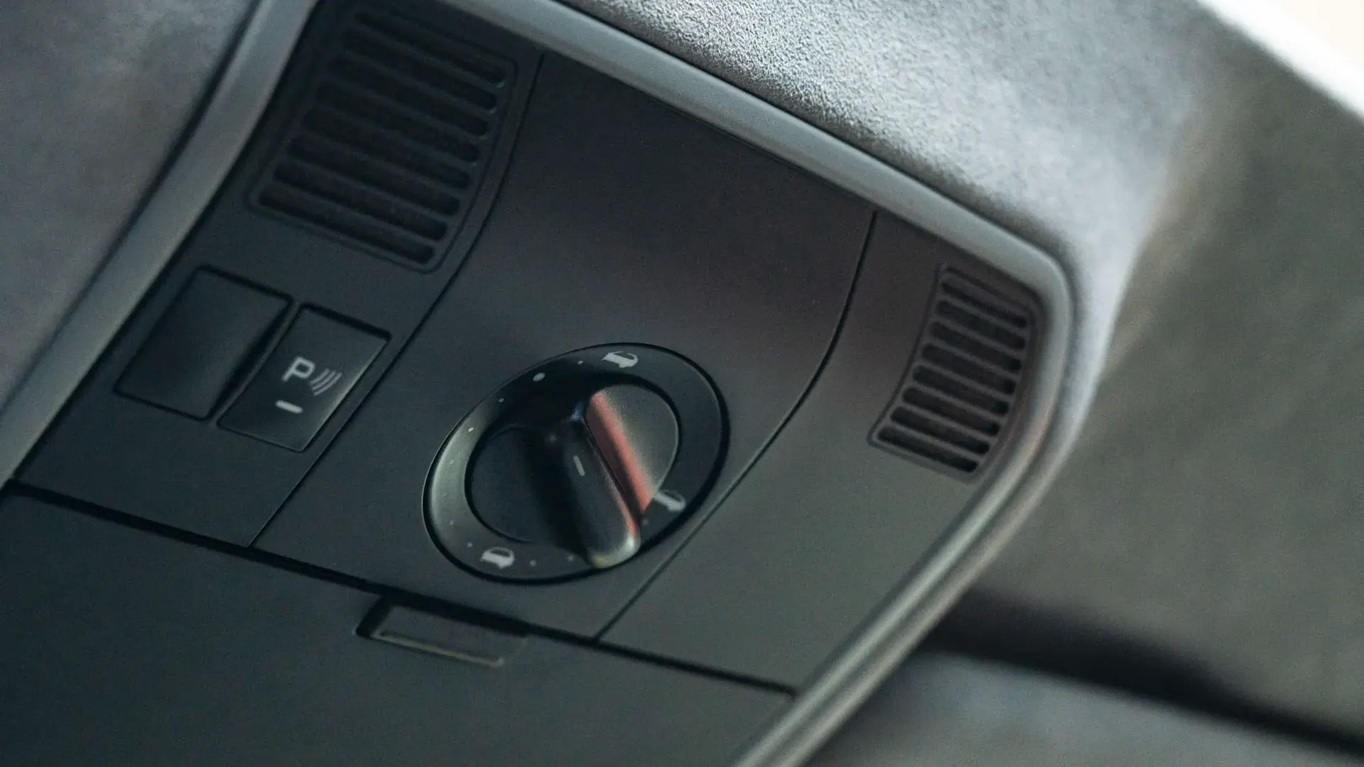 Porsche Cayenne — photo 26