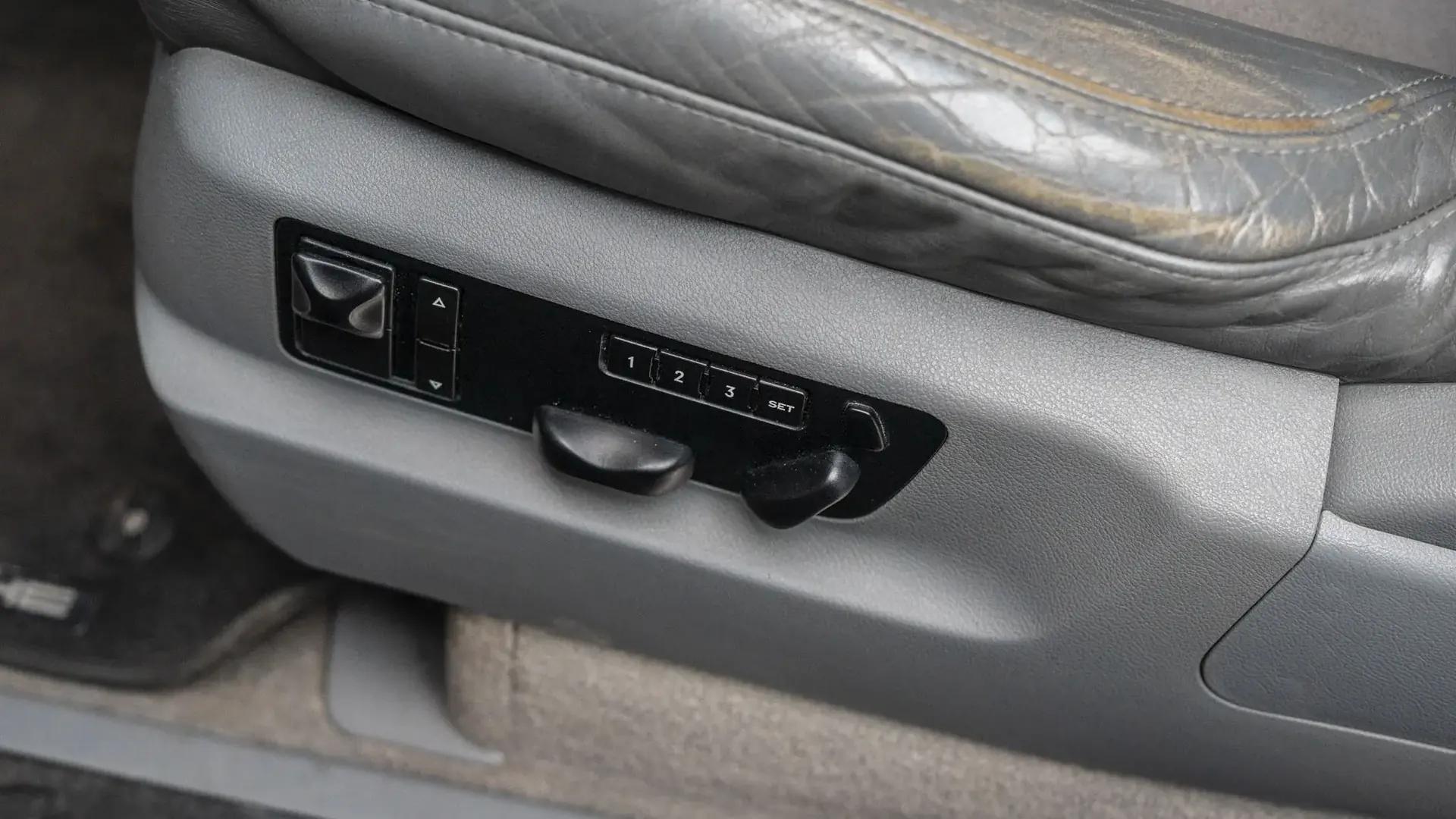 Porsche Cayenne — photo 22