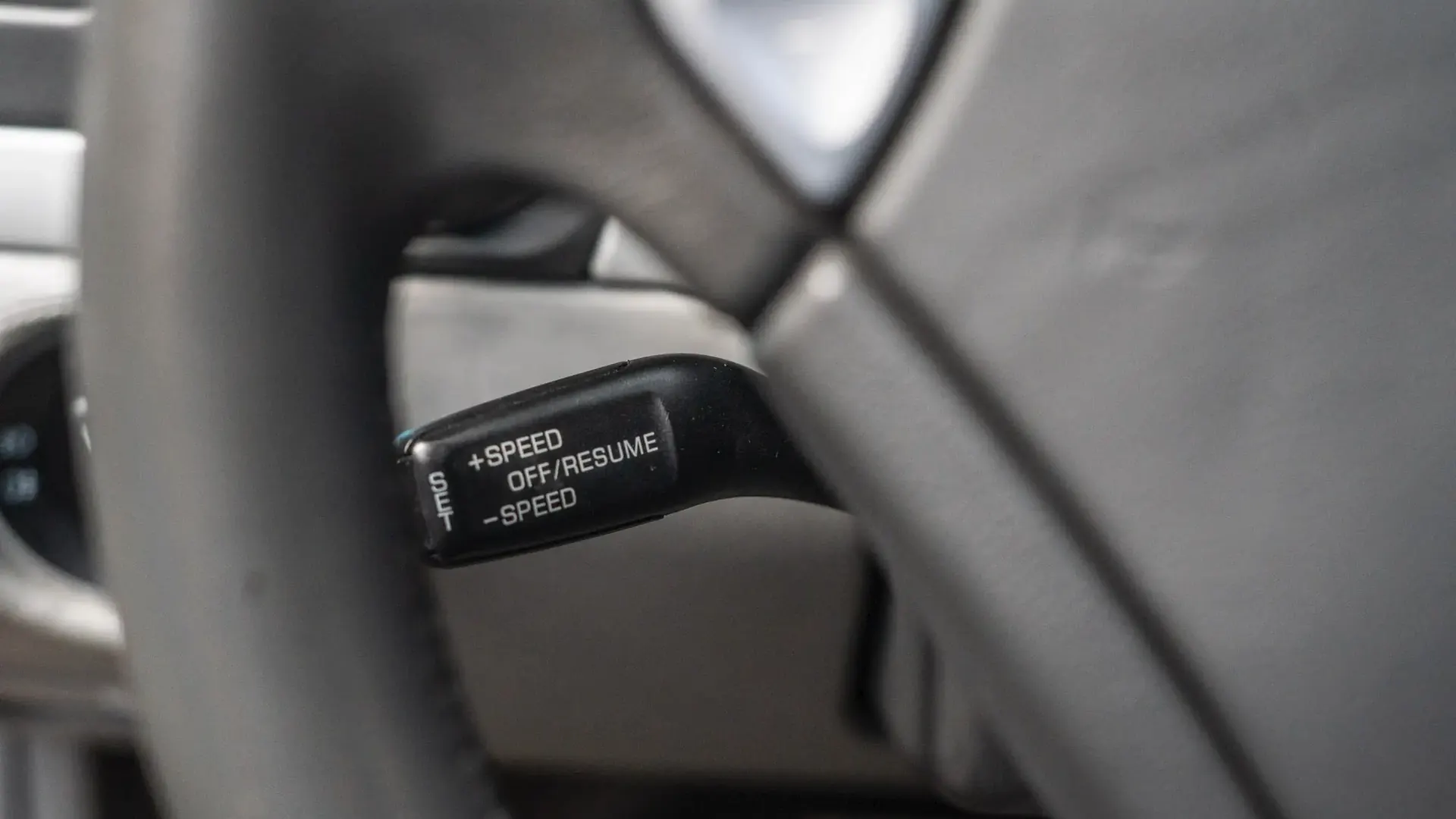 Porsche Cayenne — photo 14