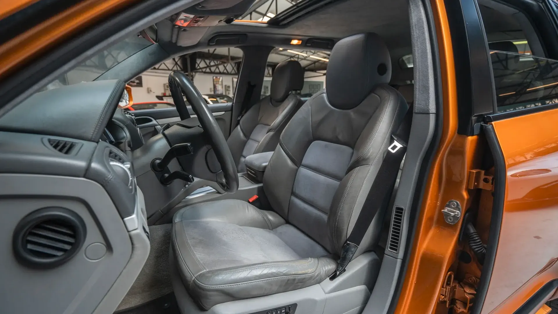 Porsche Cayenne — photo 11