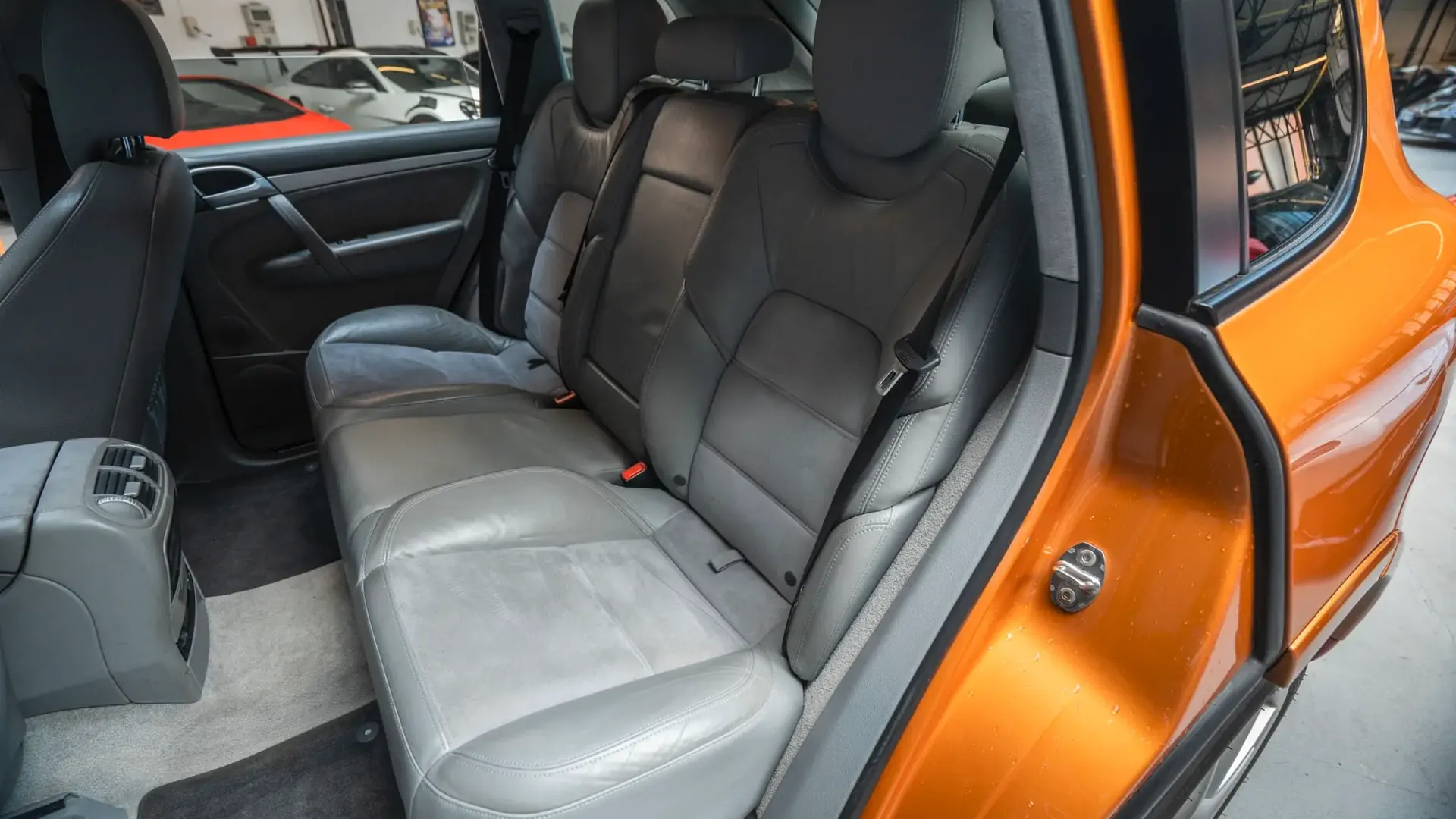 Porsche Cayenne — photo 31