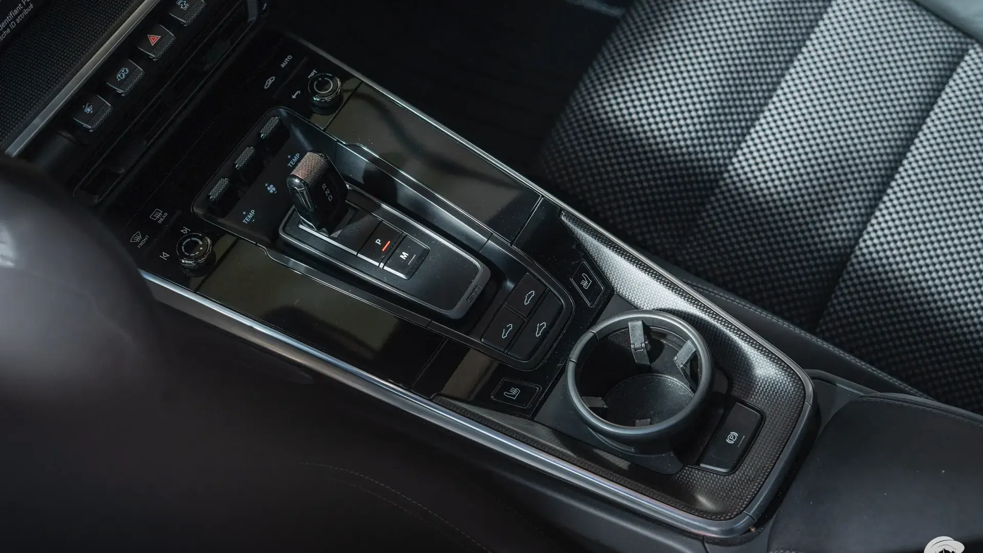 Porsche 911 — photo 12