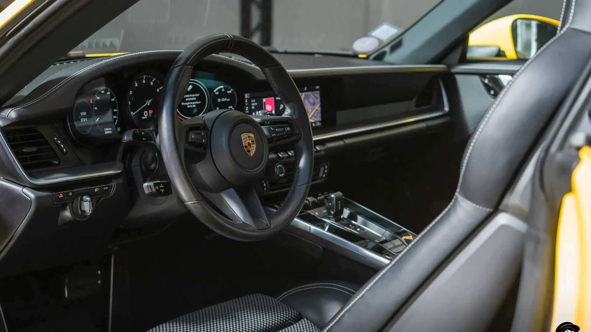 Porsche 911 — photo 9