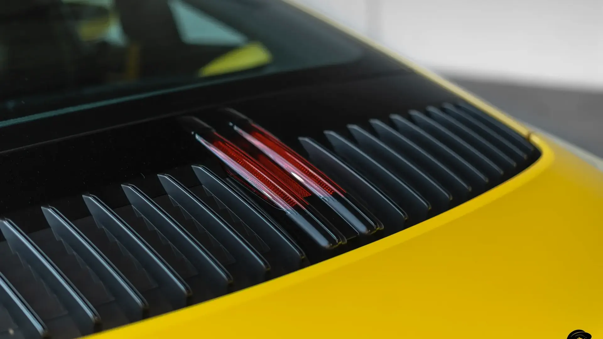 Porsche 911 — photo 31