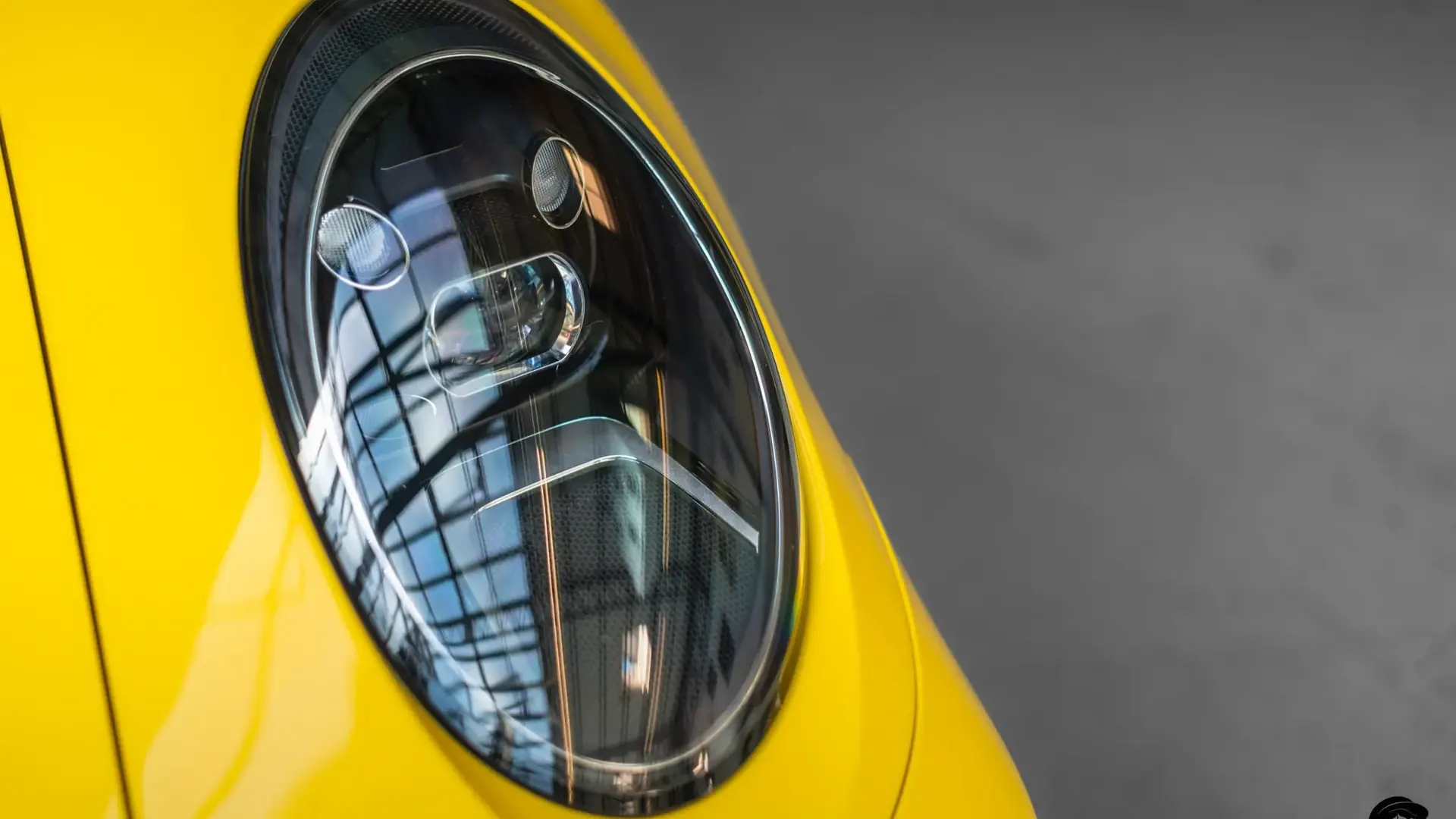 Porsche 911 — photo 24