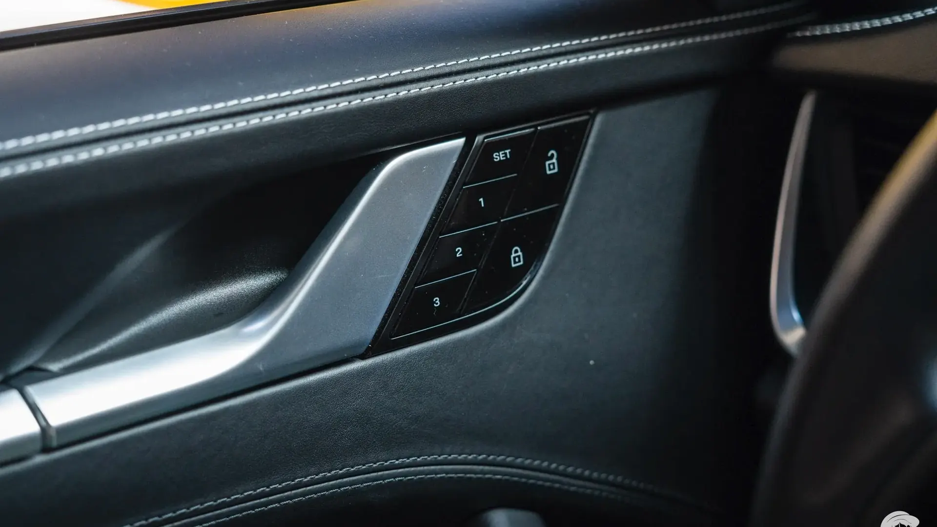 Porsche 911 — photo 18