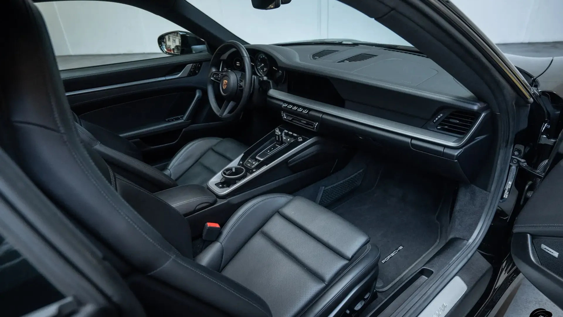 Porsche 911 — photo 15
