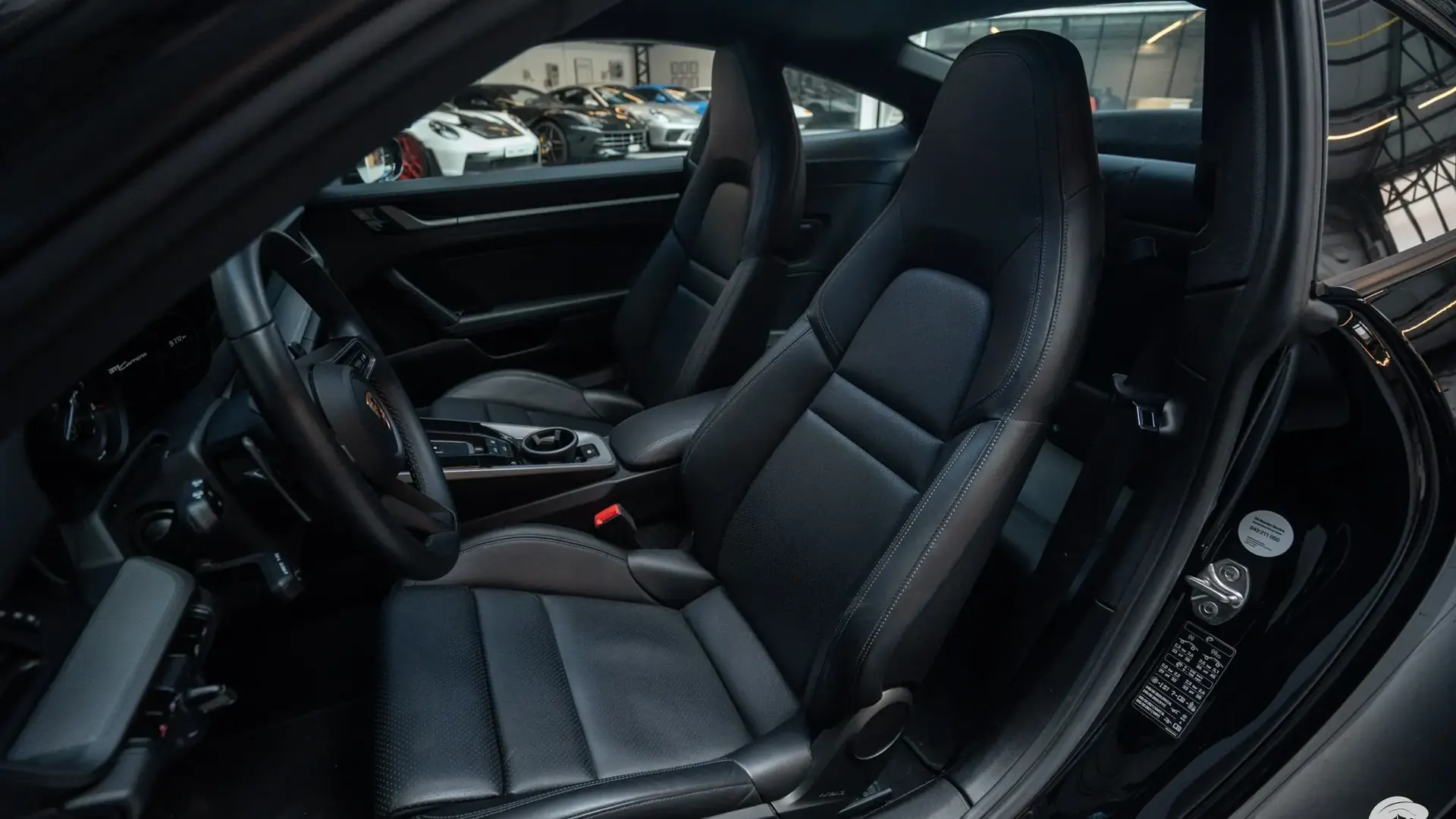 Porsche 911 — photo 13