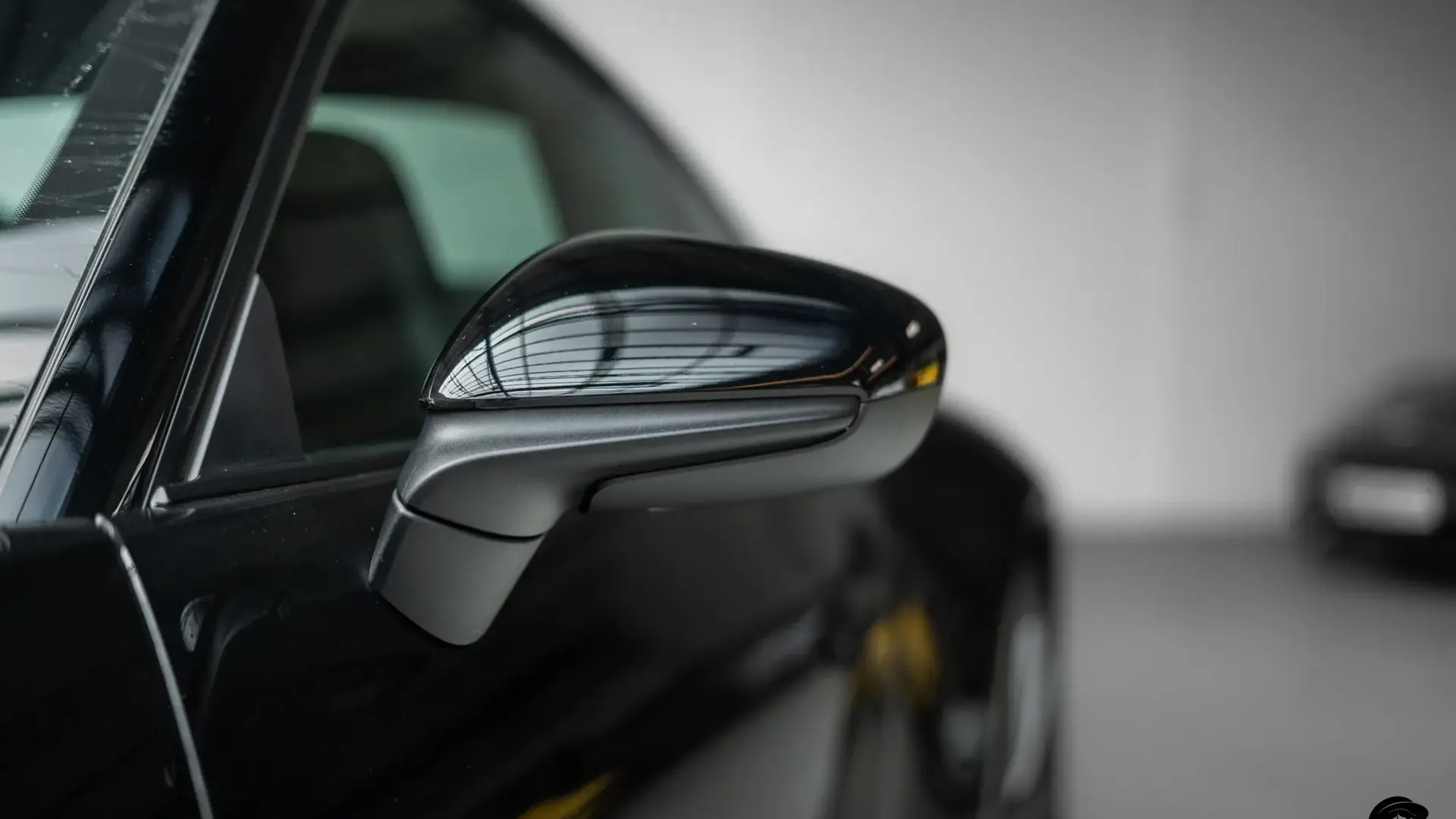 Porsche 911 — photo 38