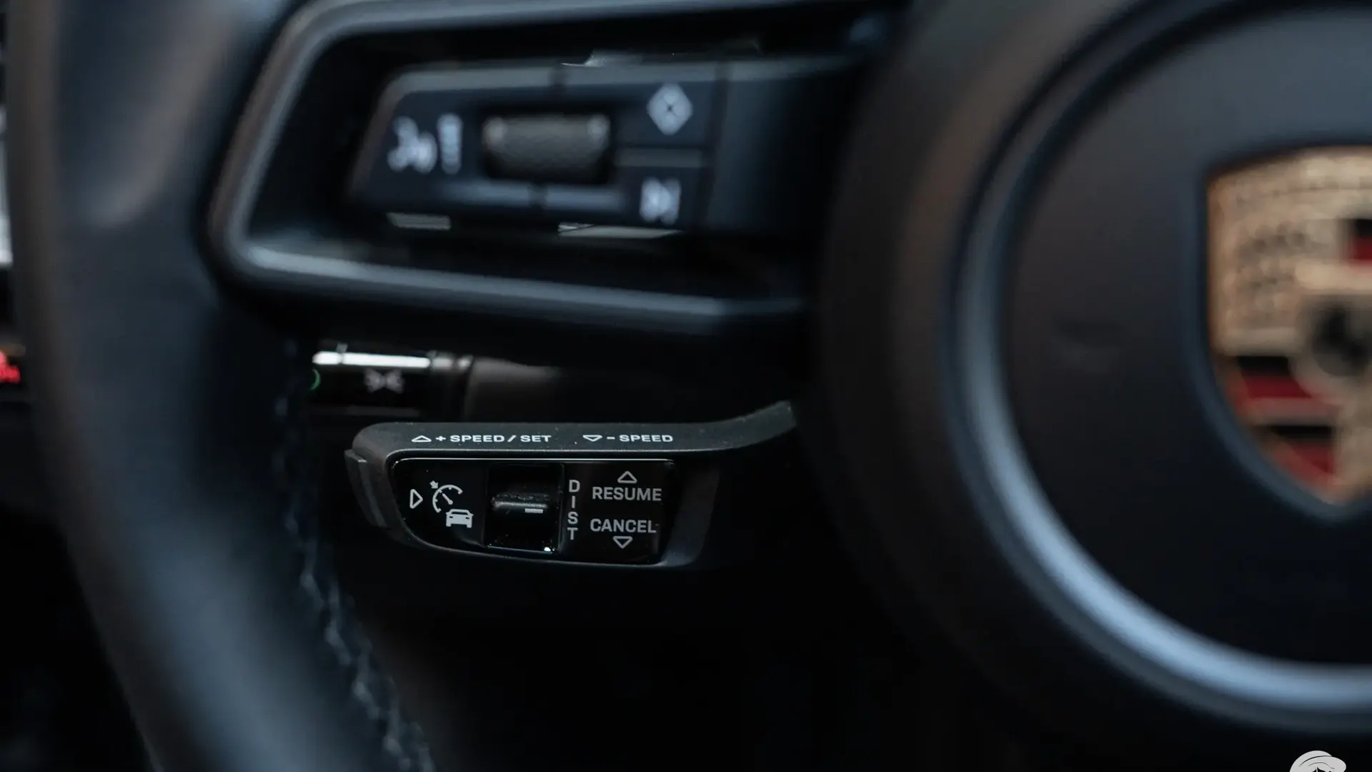 Porsche 911 — photo 32