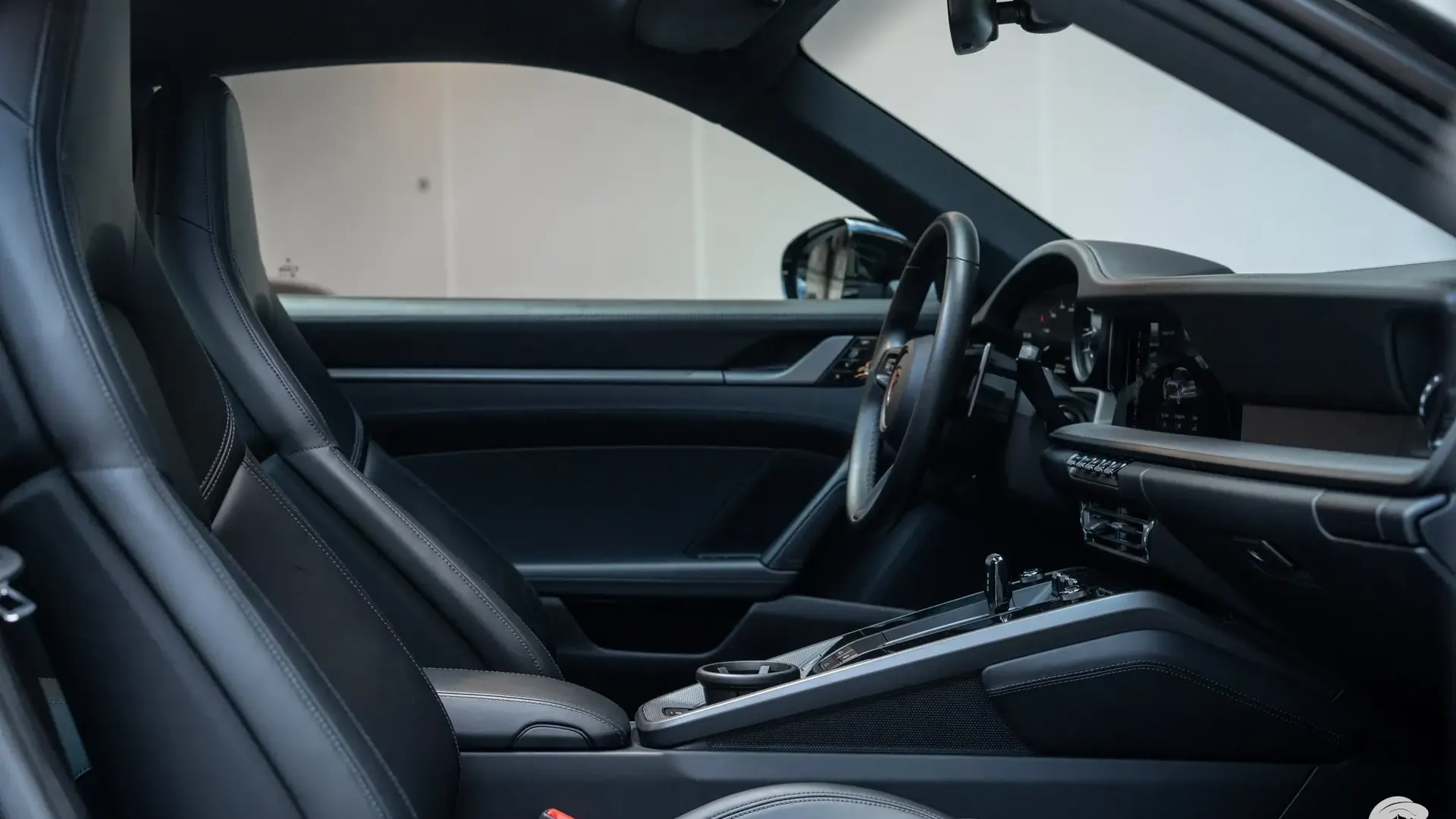 Porsche 911 — photo 31