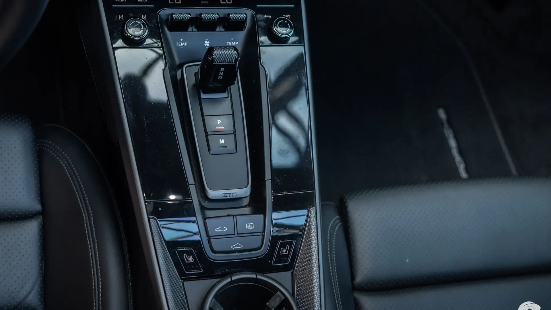 Porsche 911 — photo 29