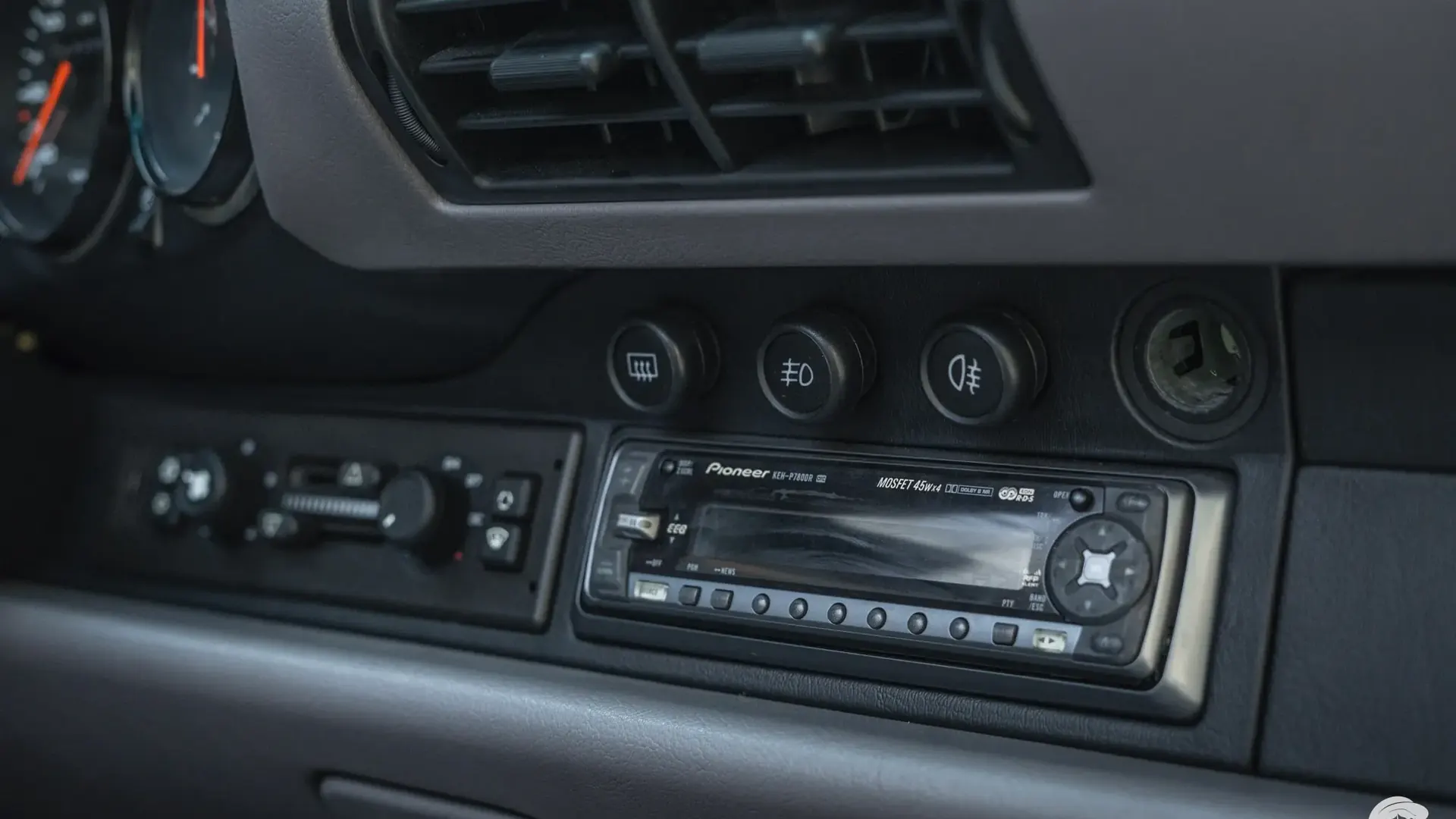 Porsche 911 — photo 18