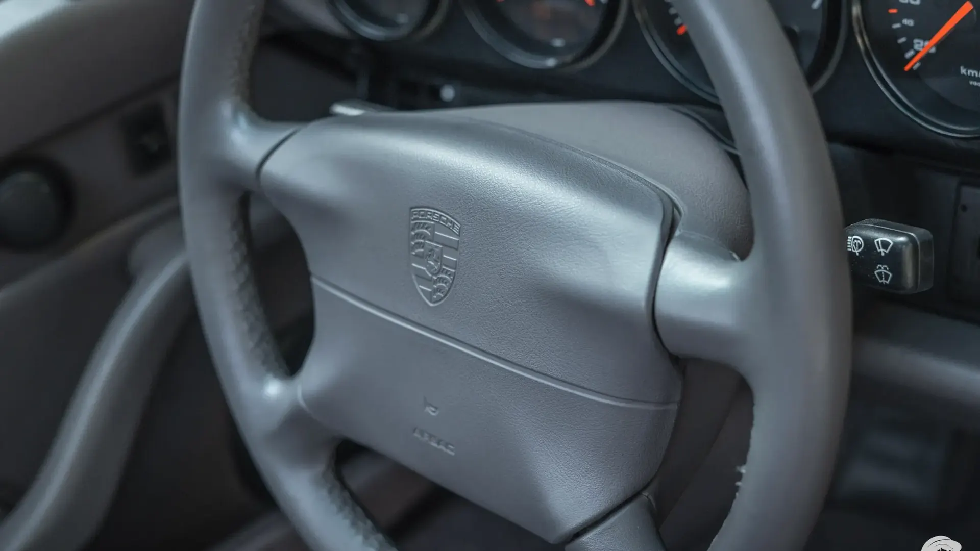 Porsche 911 — photo 16
