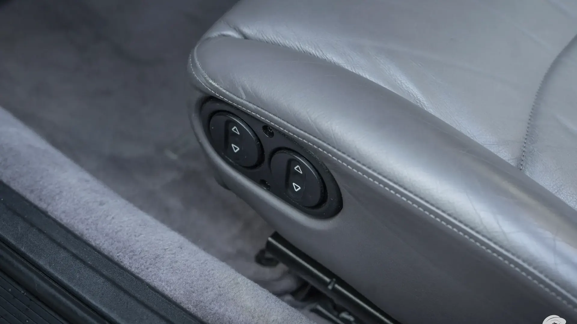 Porsche 911 — photo 27