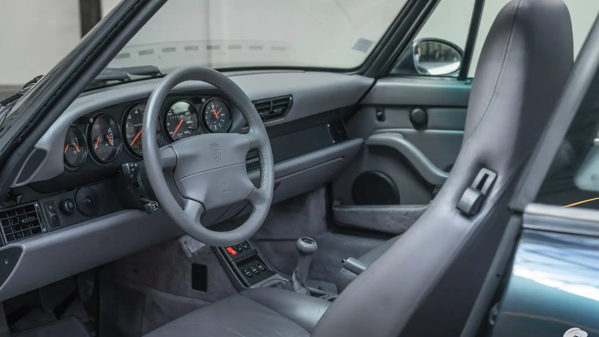 Porsche 911 — photo 9