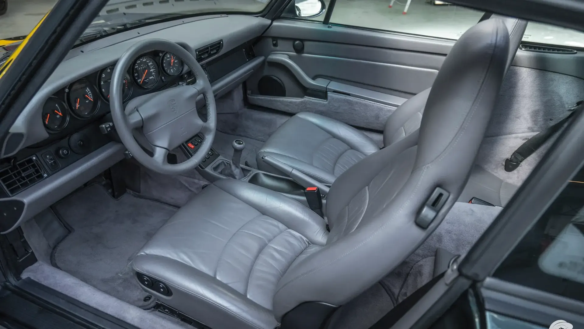 Porsche 911 — photo 8