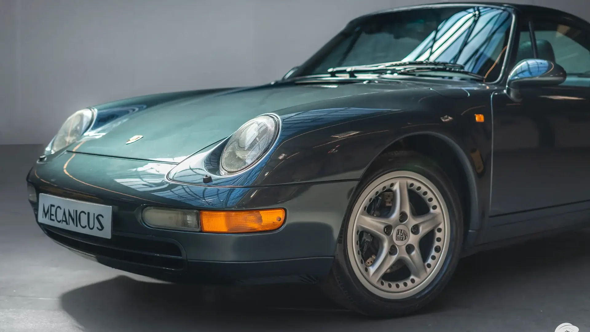 Porsche 911 — photo 33