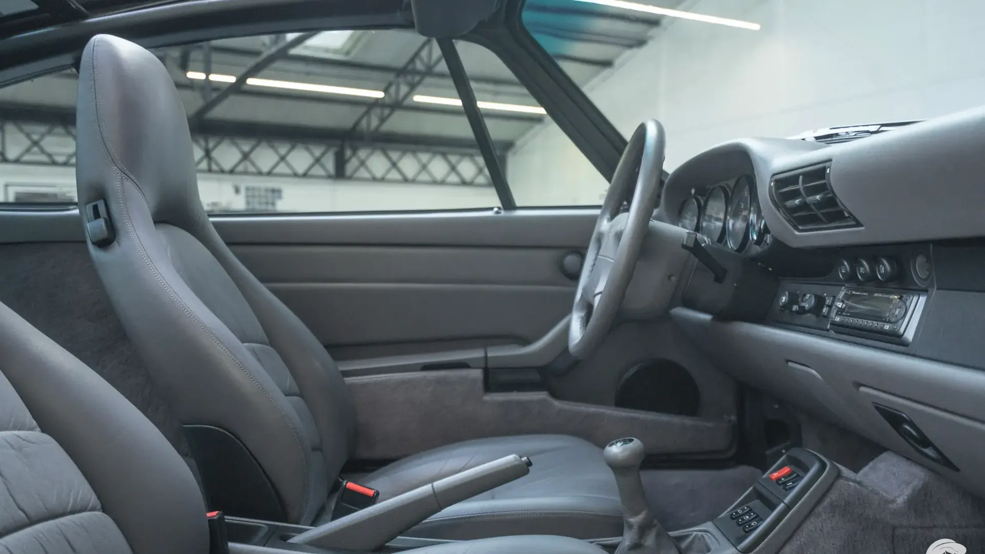 Porsche 911 — photo 20