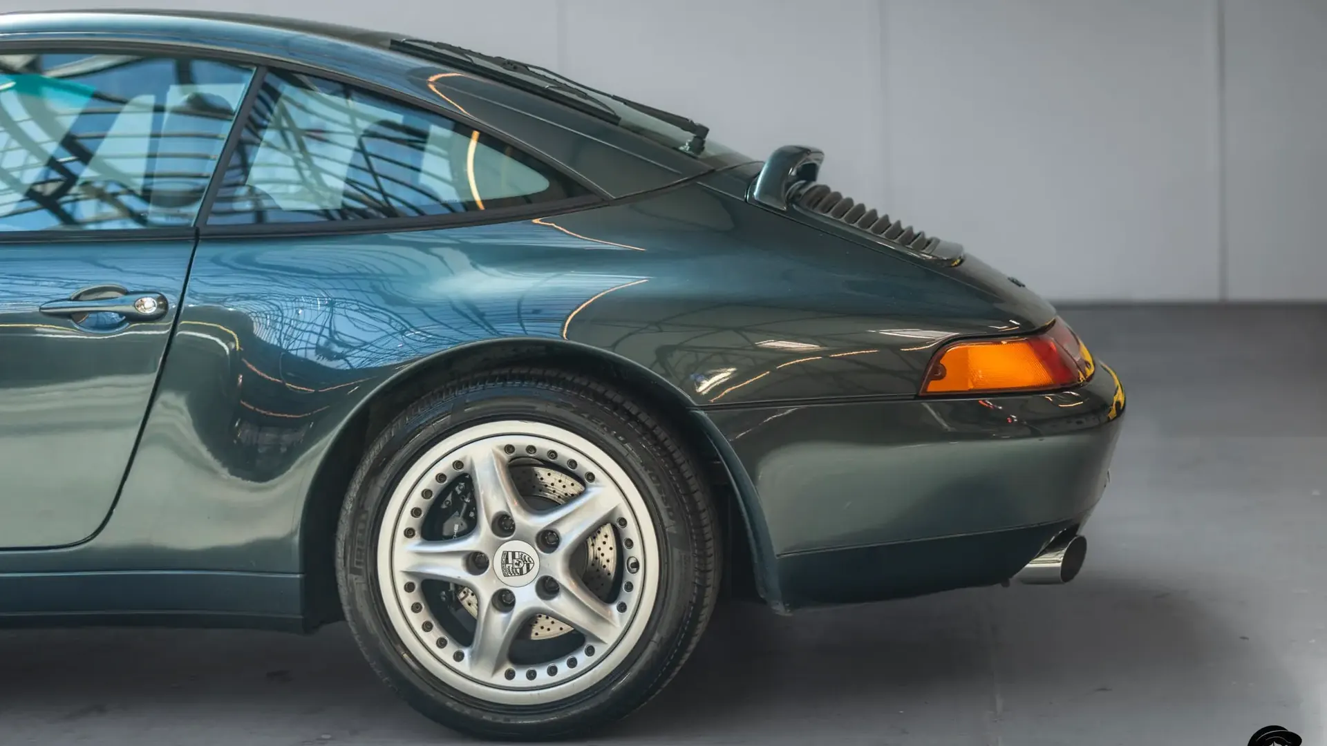 Porsche 911 — photo 7