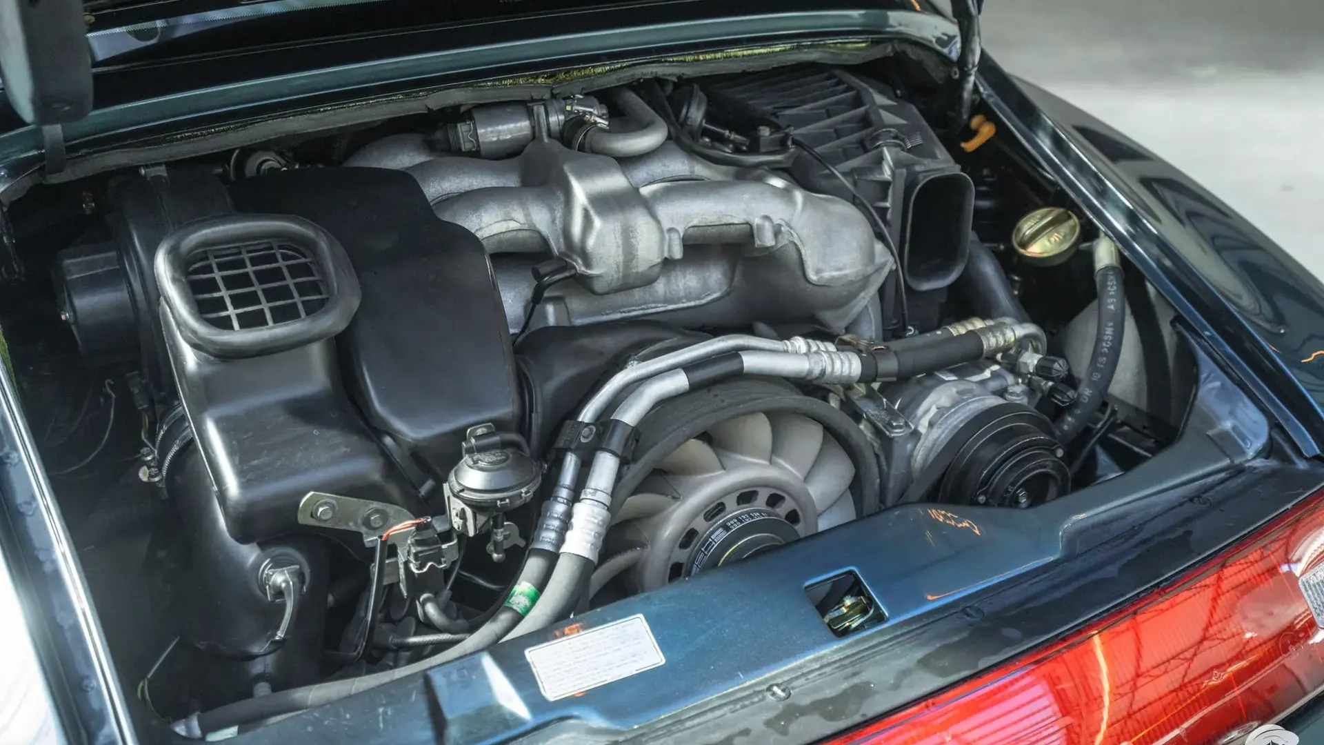 Porsche 911 — photo 47