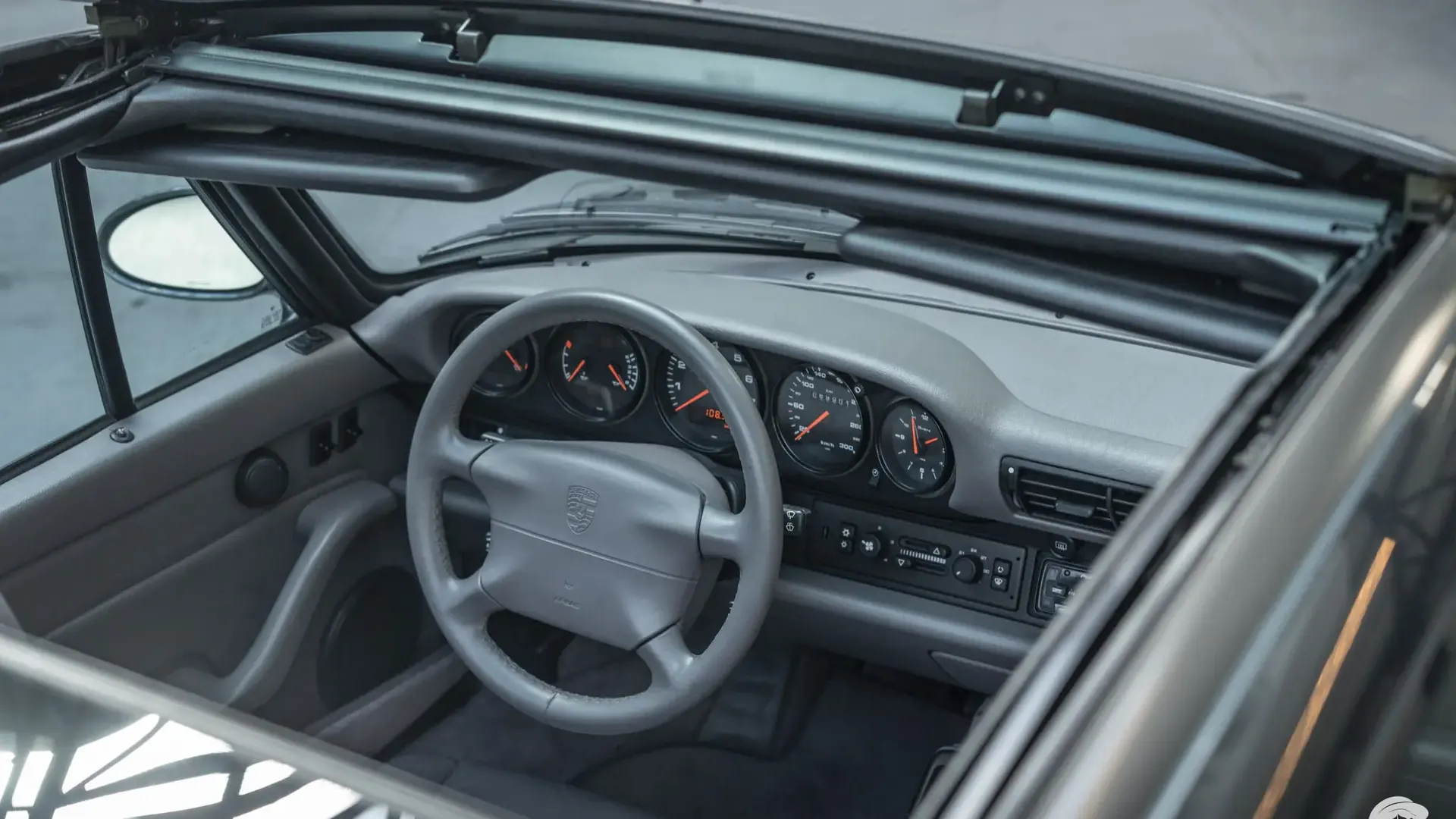 Porsche 911 — photo 29