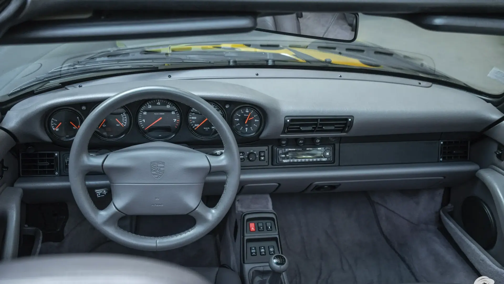 Porsche 911 — photo 15