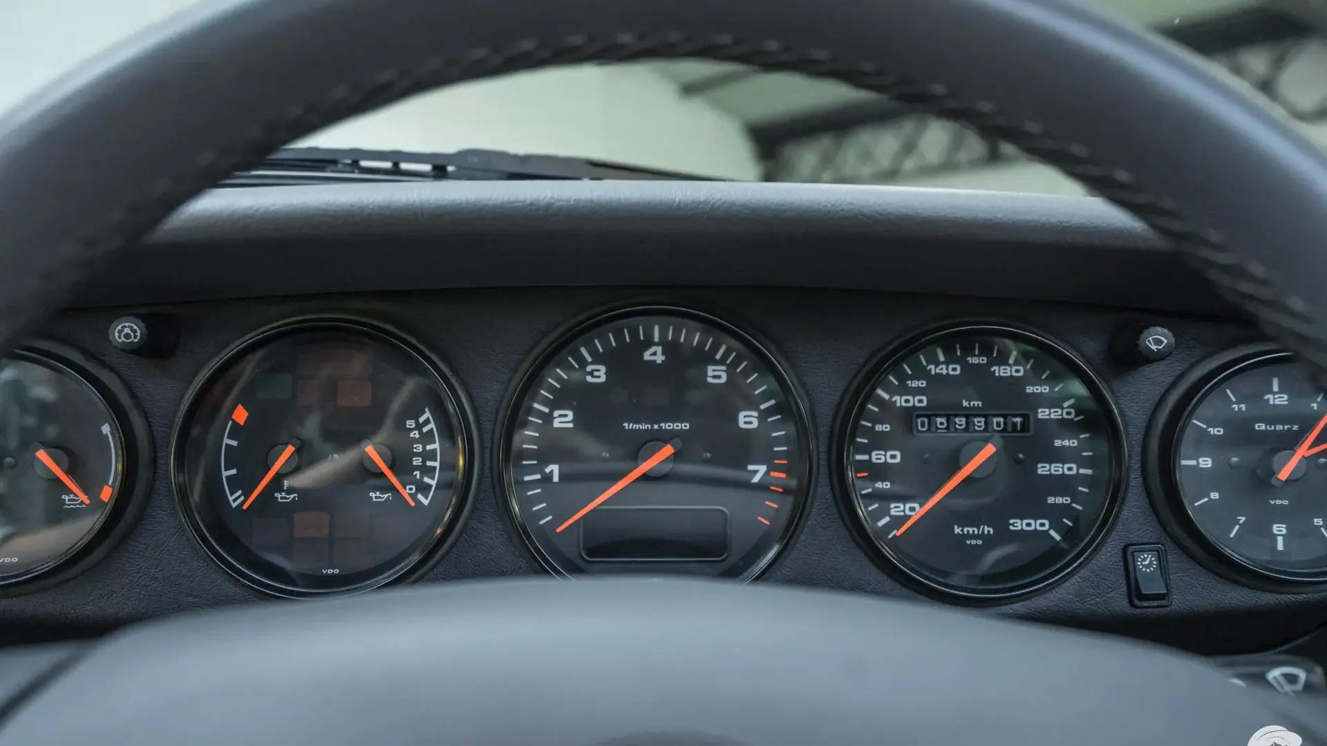 Porsche 911 — photo 13