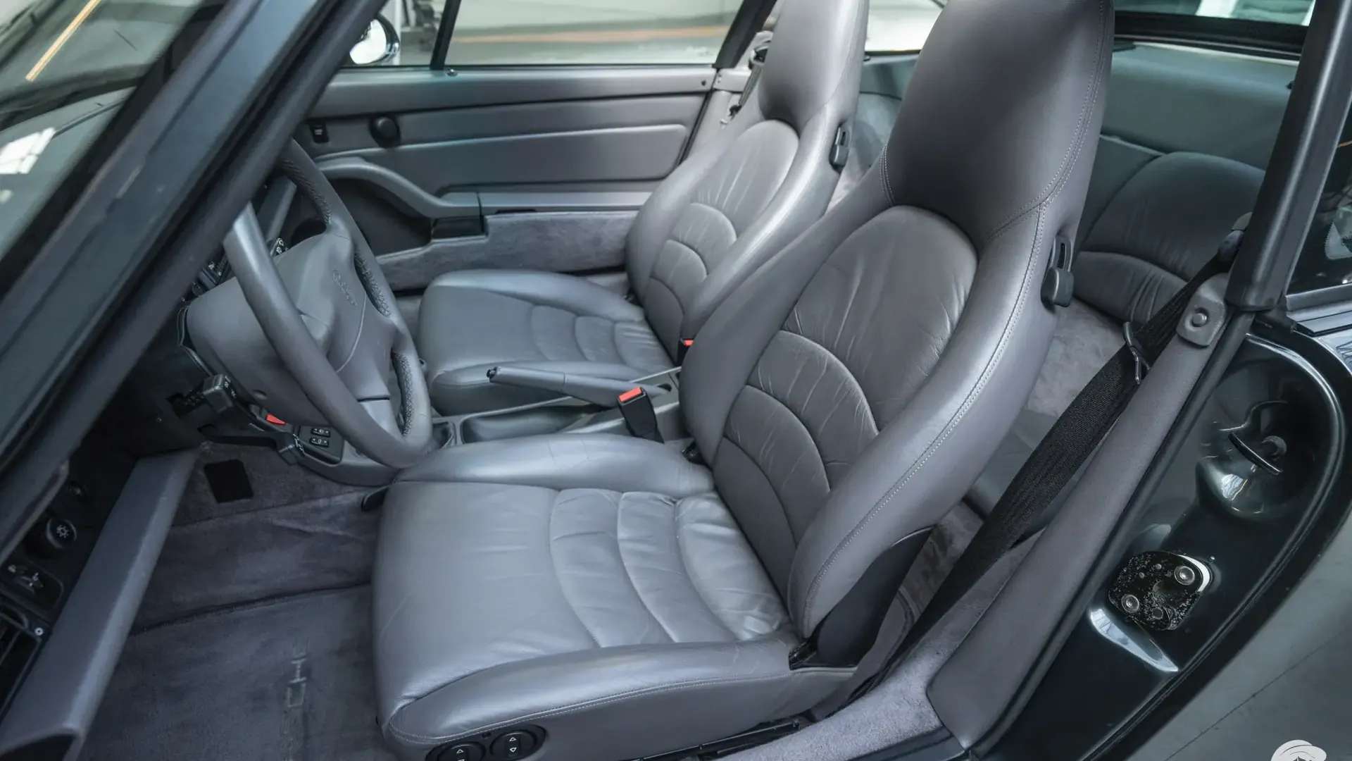 Porsche 911 — photo 11