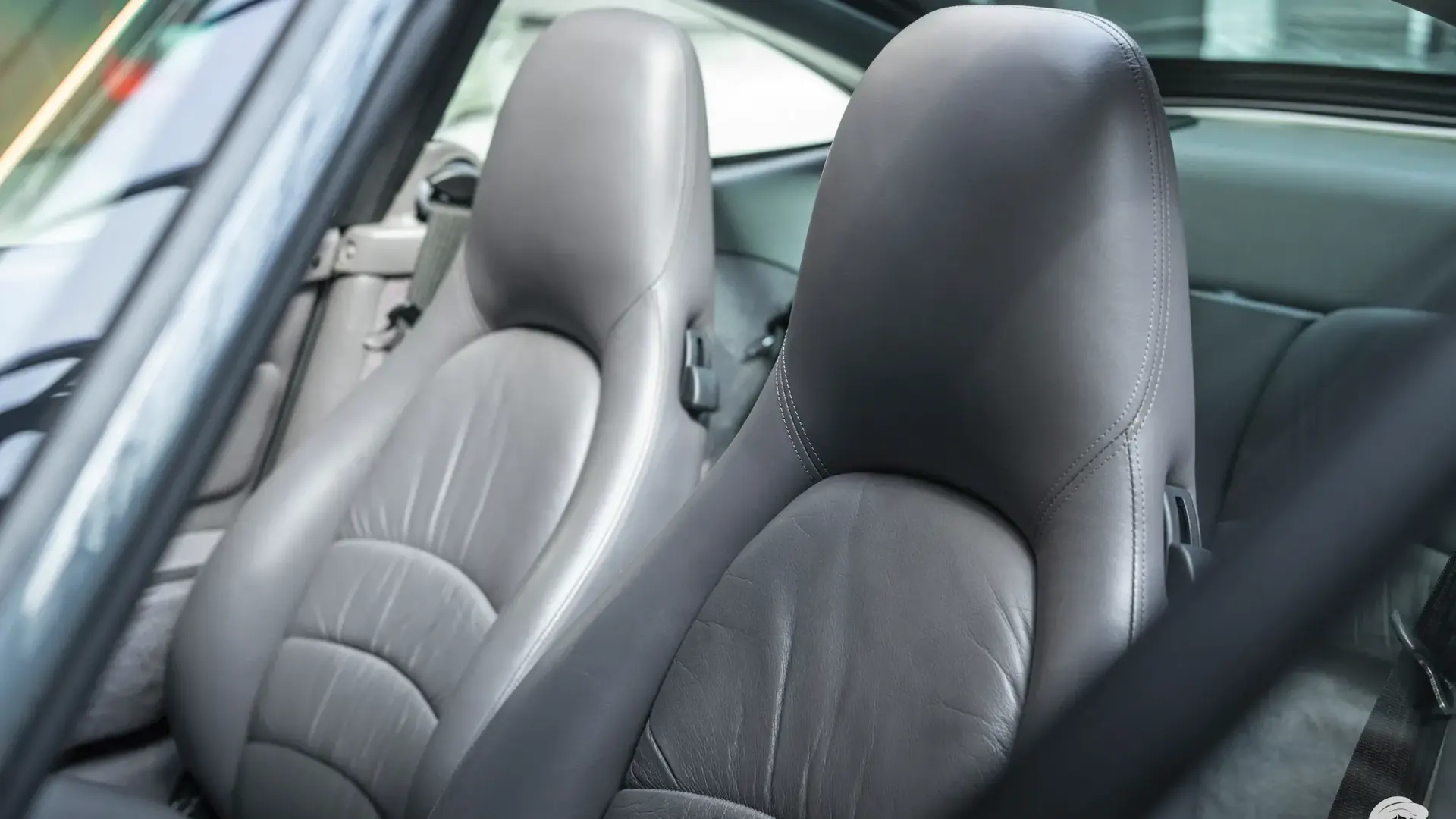 Porsche 911 — photo 26