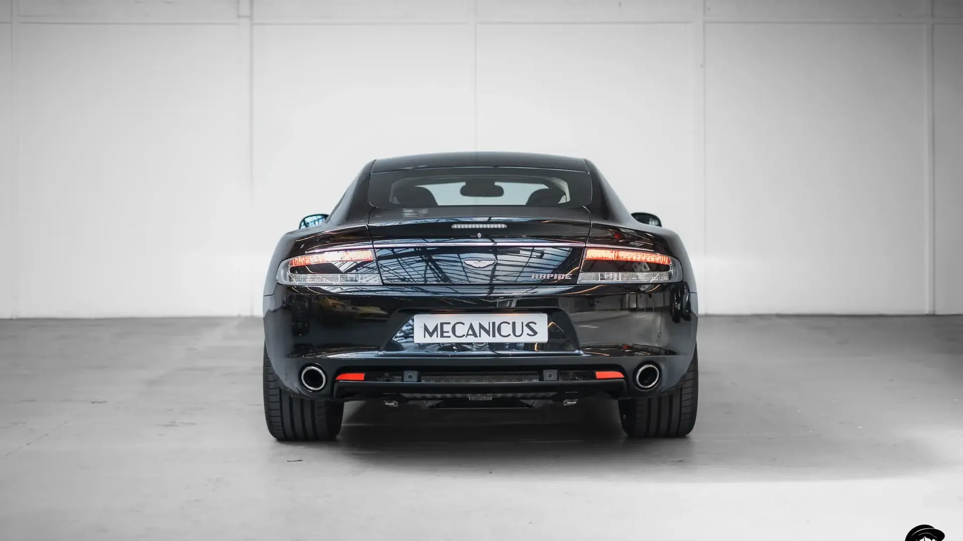 Aston Martin Rapide — photo 5