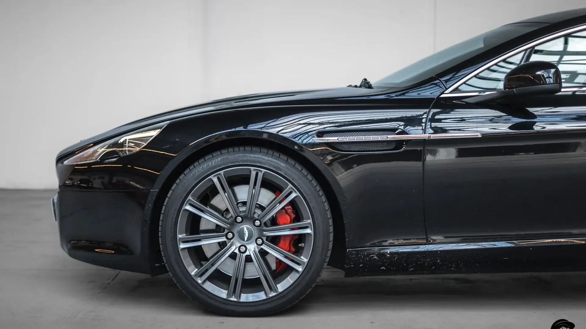 Aston Martin Rapide — photo 7