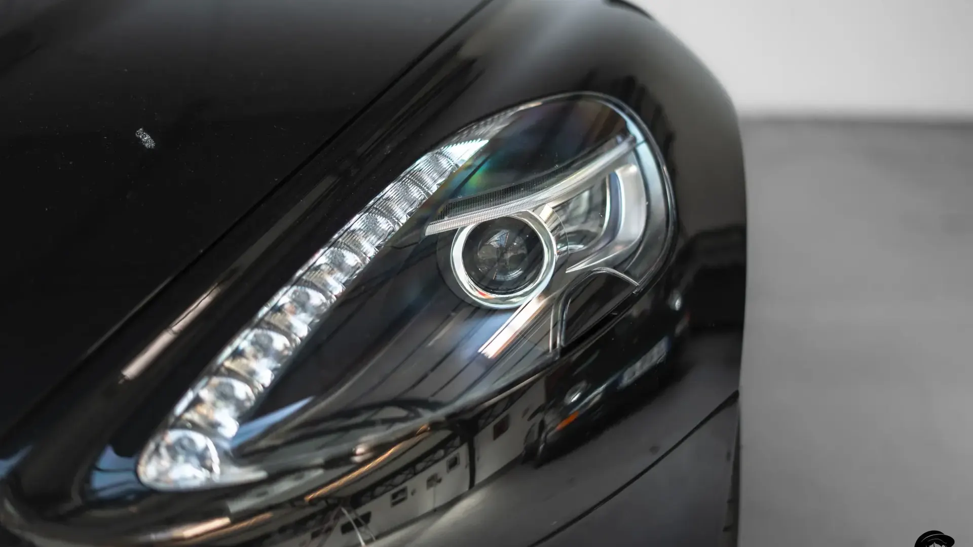 Aston Martin Rapide — photo 35