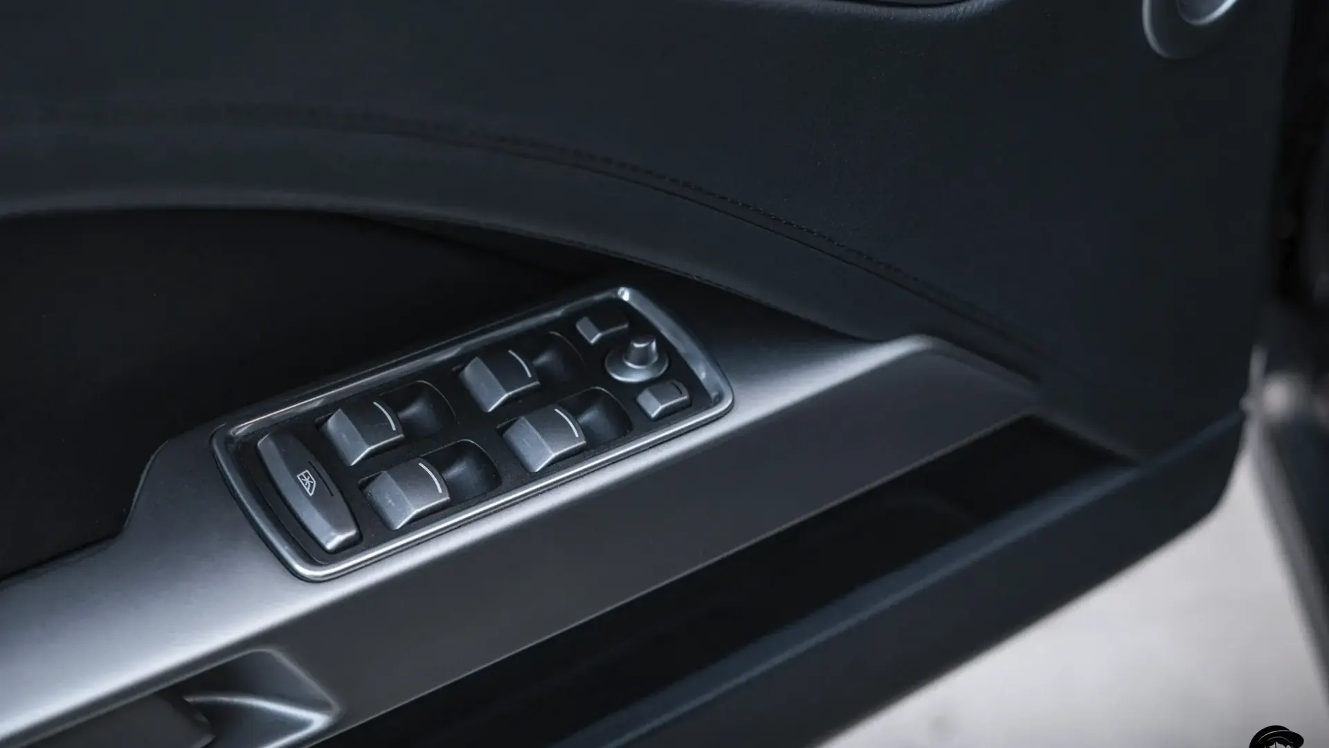 Aston Martin Rapide — photo 14