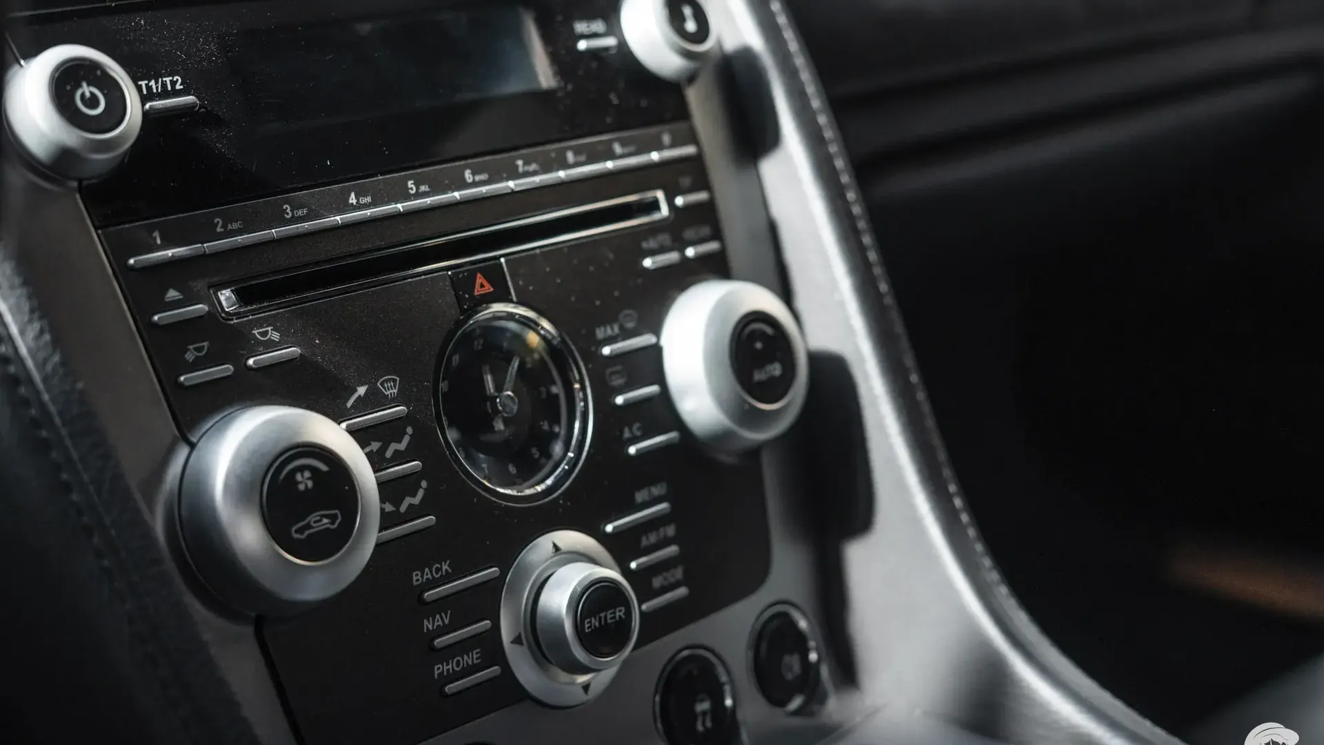 Aston Martin Rapide — photo 16
