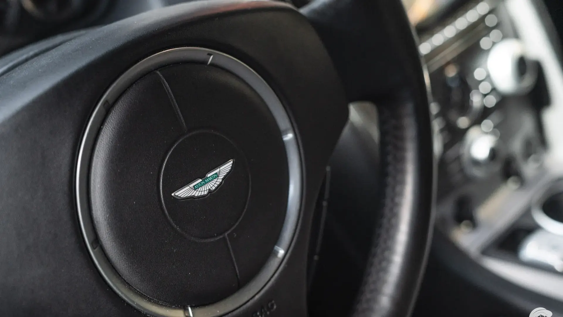 Aston Martin Rapide — photo 10
