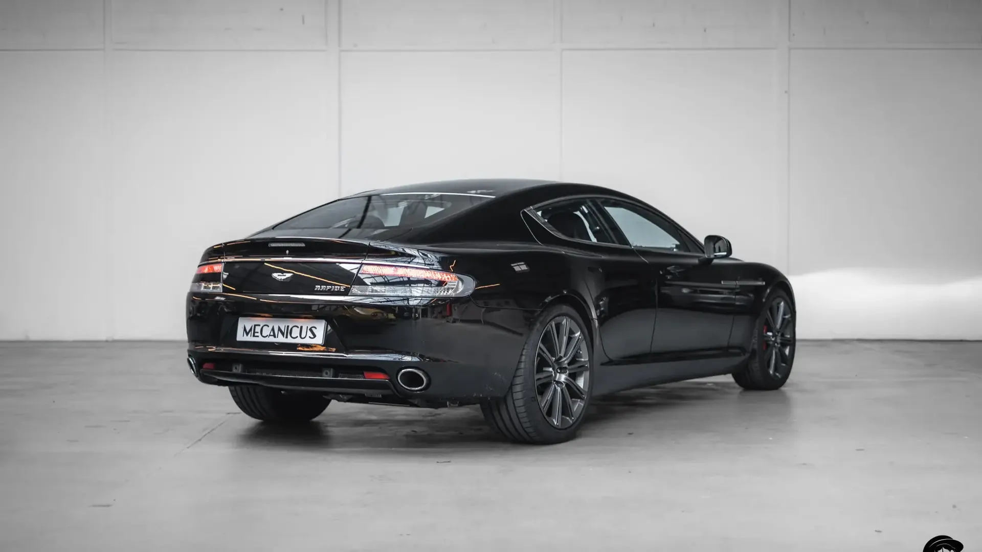 Aston Martin Rapide — photo 3