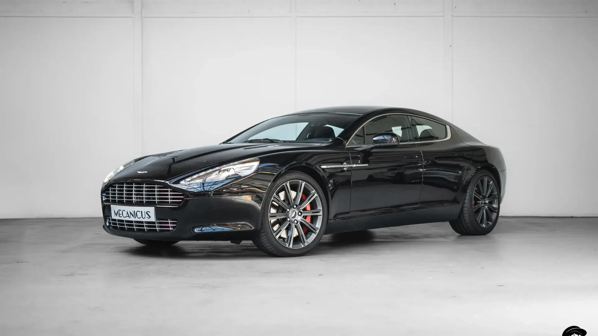 Aston Martin Rapide — photo 2